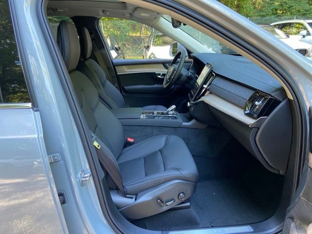 New 2026 Volvo XC90 B6 Plus w/ Protection Package Premier image 18