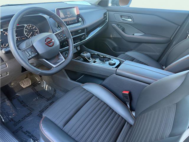 Used 2025 Nissan Rogue SV image 15