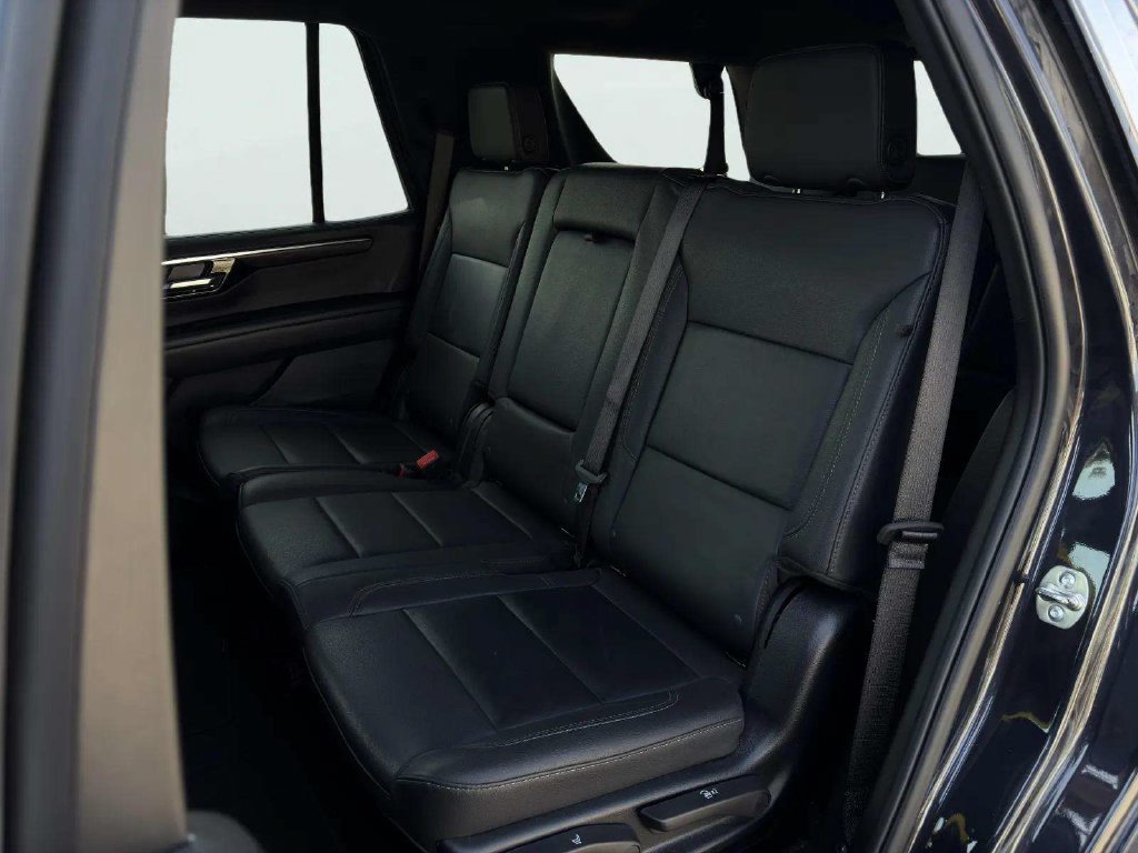 Used 2025 Chevrolet Tahoe LT AWD/4WD image 11