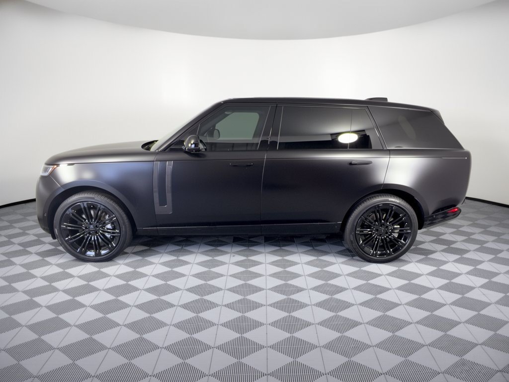 Used 2026 Land Rover Range Rover Long Wheelbase SE AWD/4WD image 2