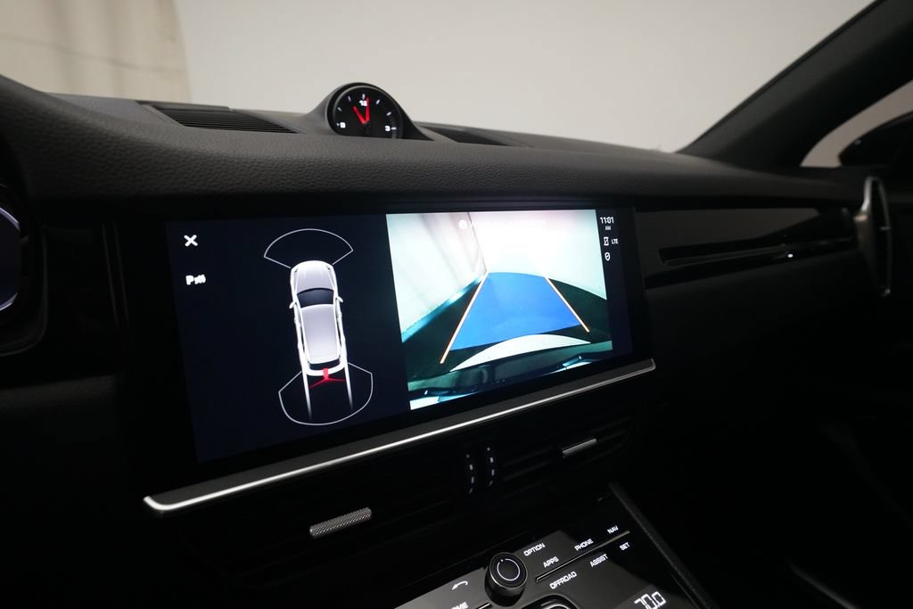 Certified 2022 Porsche Cayenne AWD/4WD image 24