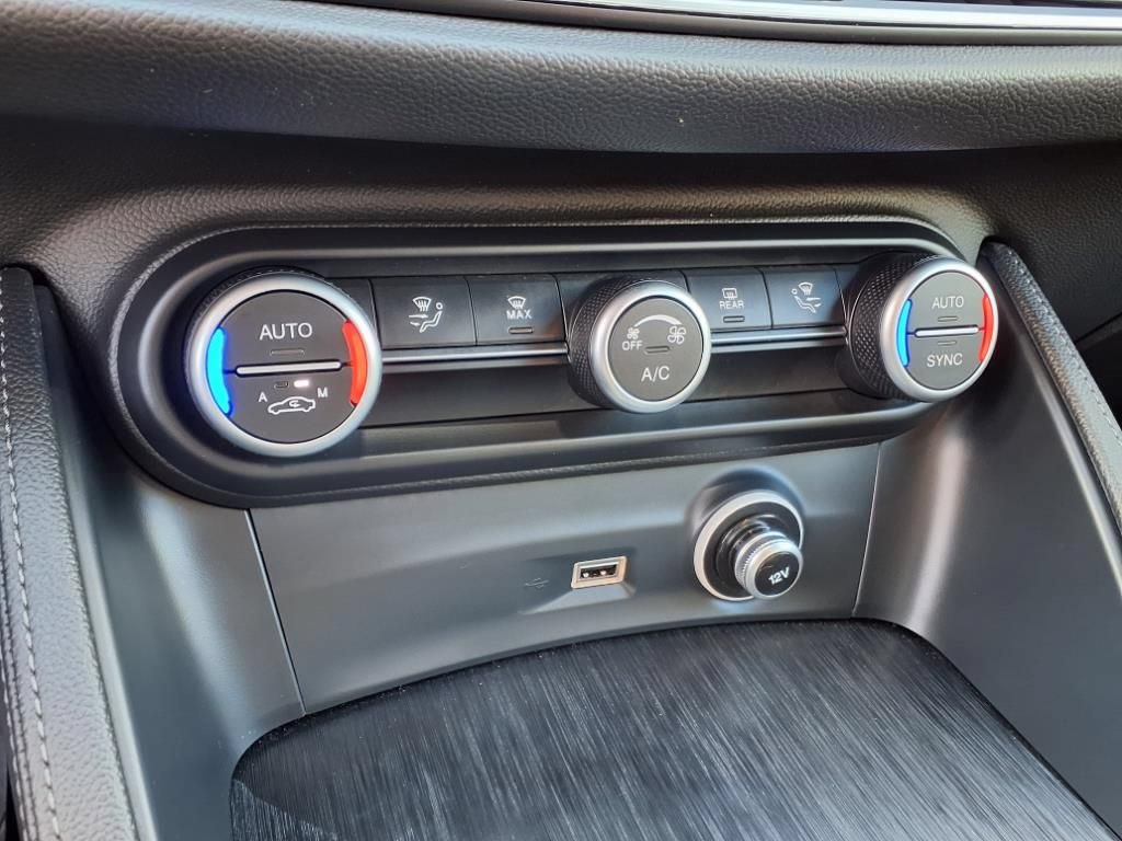 Used 2021 Alfa Romeo Stelvio Sprint AWD/4WD image 20