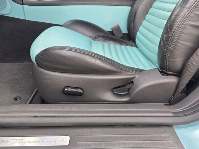 Used 2002 Ford Thunderbird image 13
