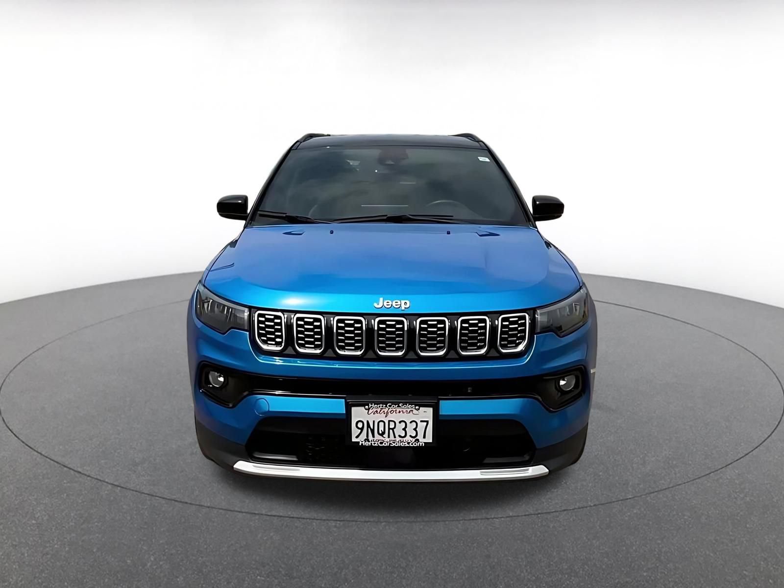 Used 2025 Jeep Compass Limited AWD/4WD image 4