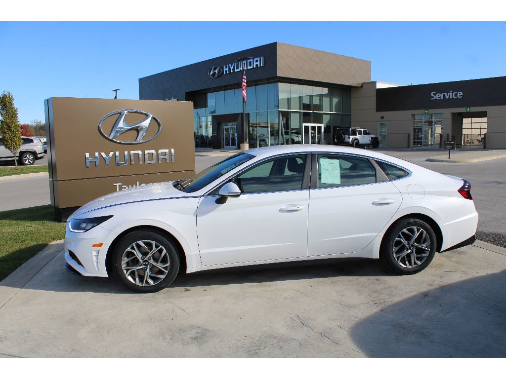 Used 2023 Hyundai Sonata SEL image 2