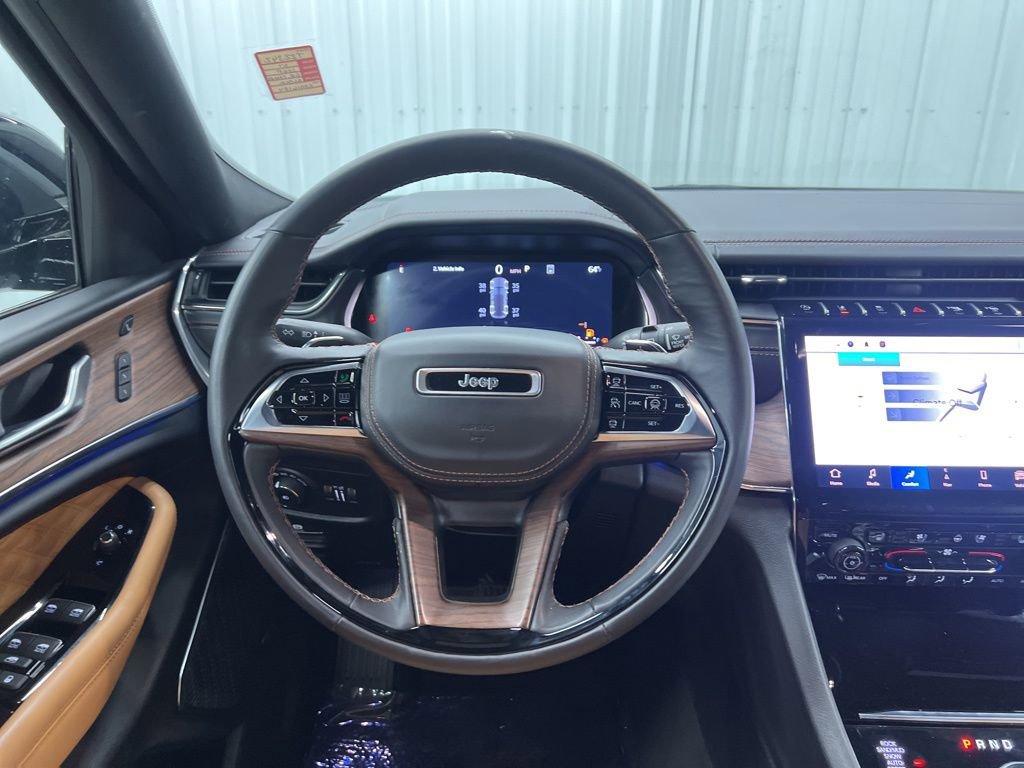 Used 2024 Jeep Grand Cherokee Summit AWD/4WD image 13