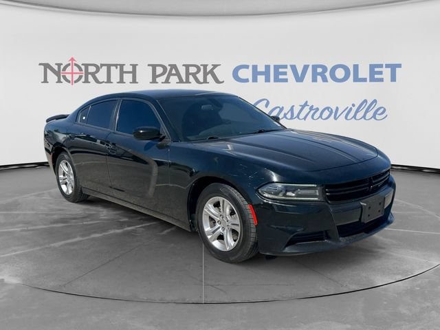 Used 2018 Dodge Charger SXT RWD image 1