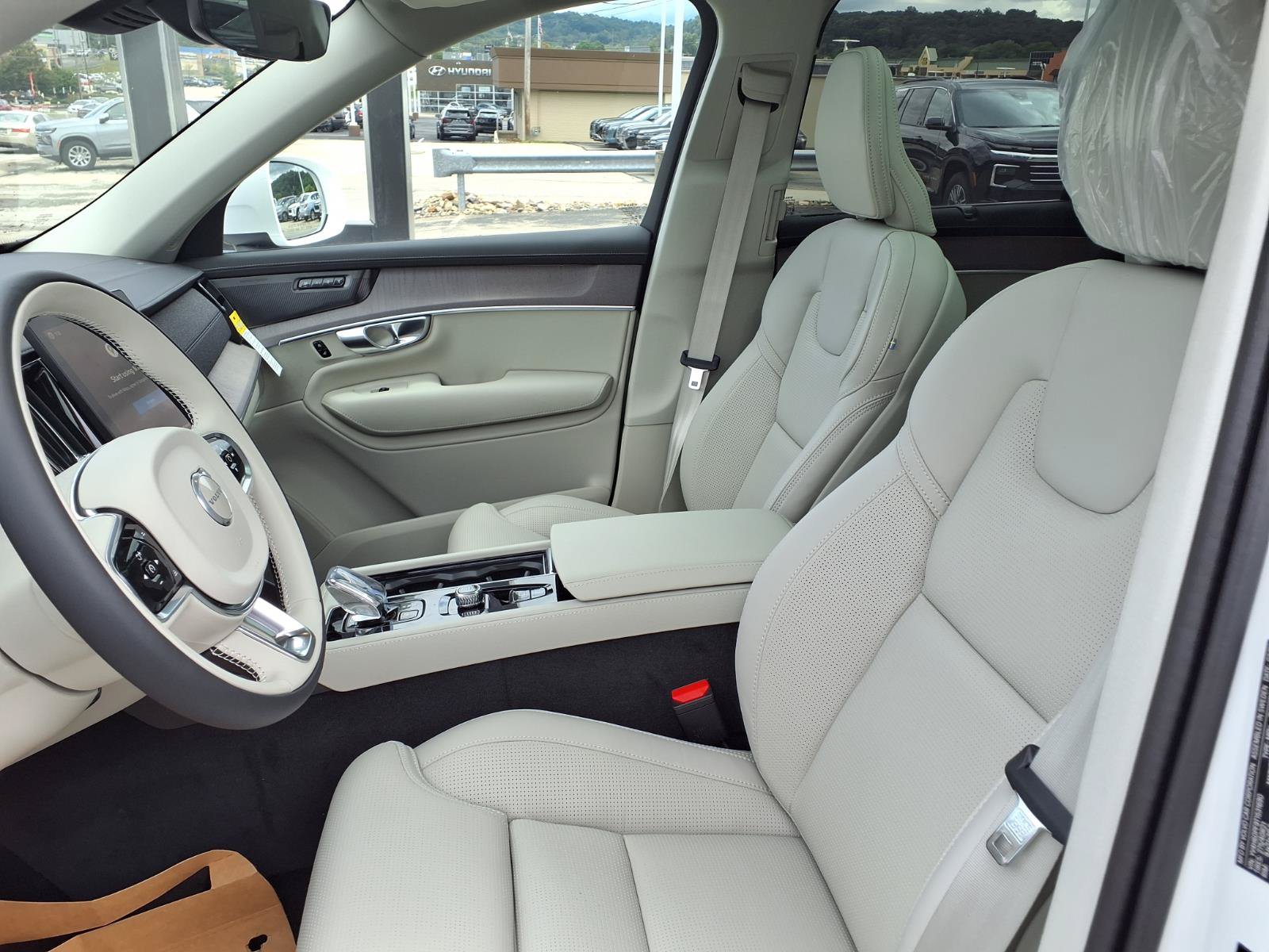 New 2026 Volvo XC90 T8 Ultra AWD/4WD image 4