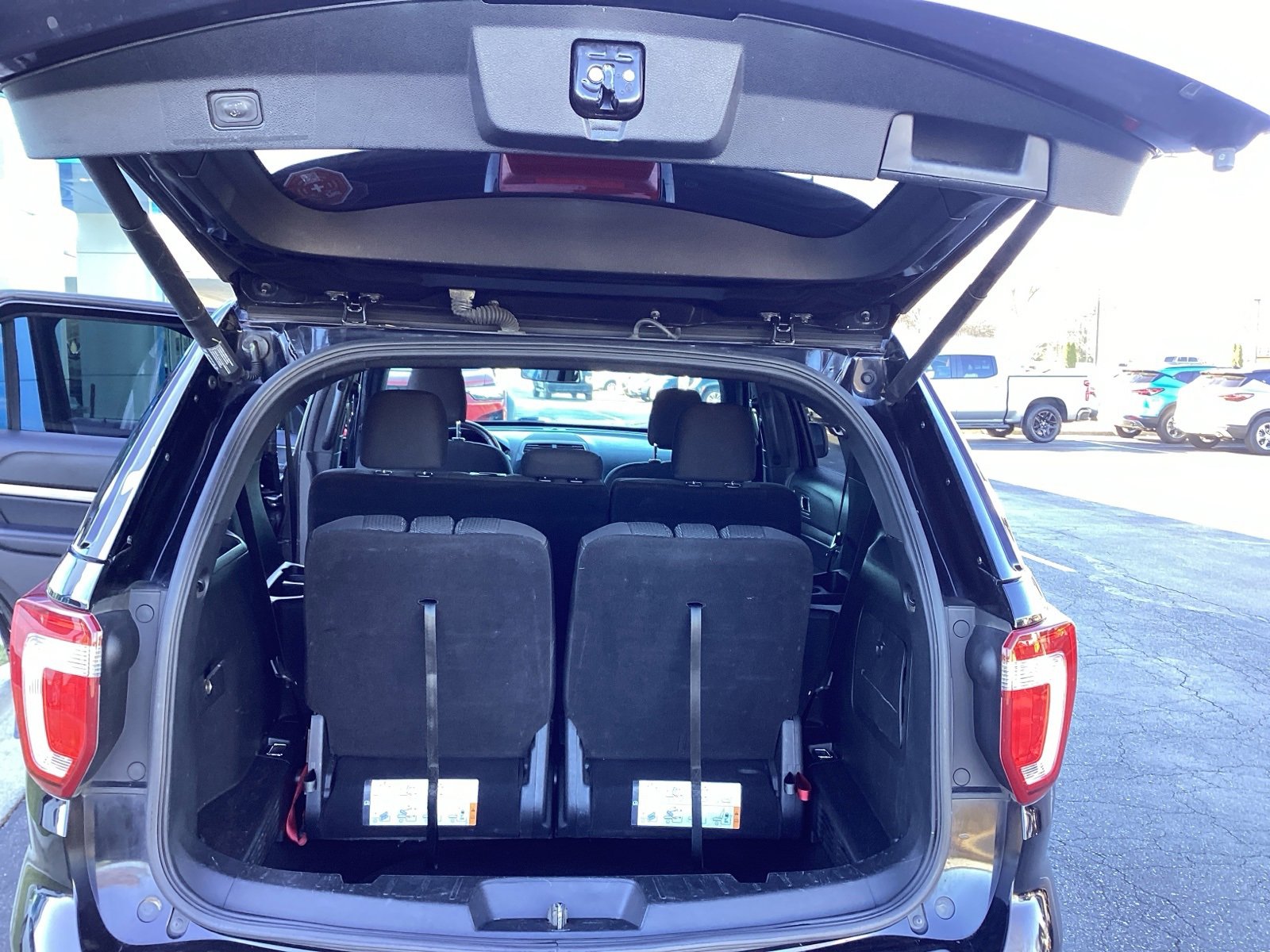 Used 2019 Ford Explorer XLT w/ Equipment Group 201A image 23