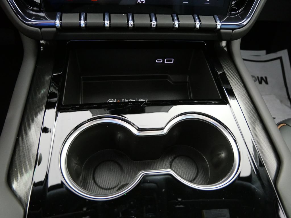 New 2026 GMC Yukon XL AT4 w/ AT4 Premium Package AWD/4WD image 19