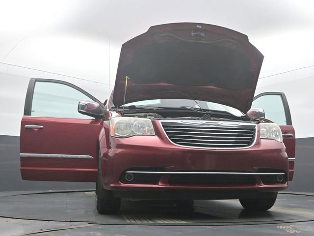 Used 2014 Chrysler Town & Country Touring-L w/ Driver Convenience Group image 58