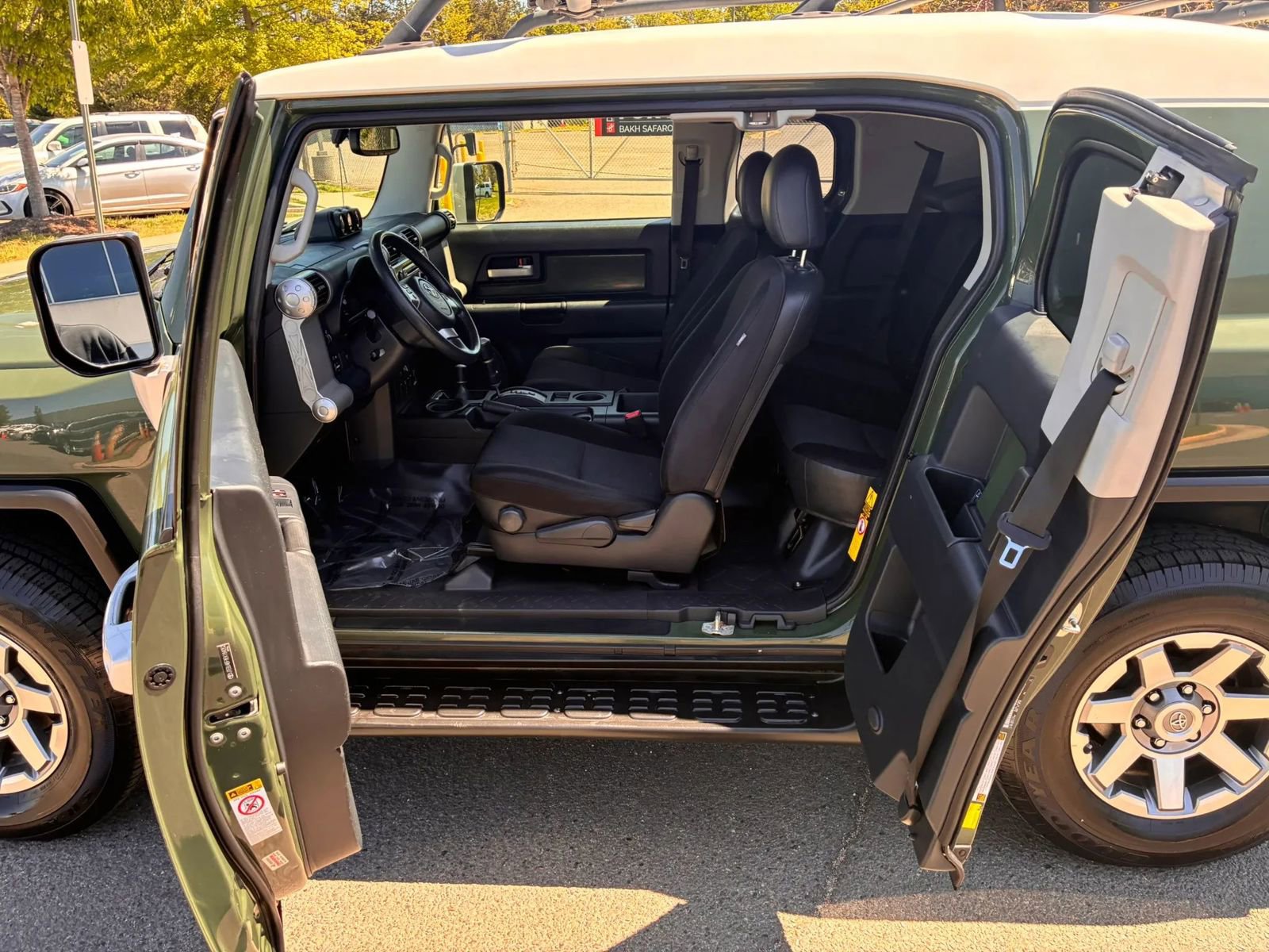 Used 2014 Toyota FJ Cruiser 4WD w/ Upgrade Package image 27