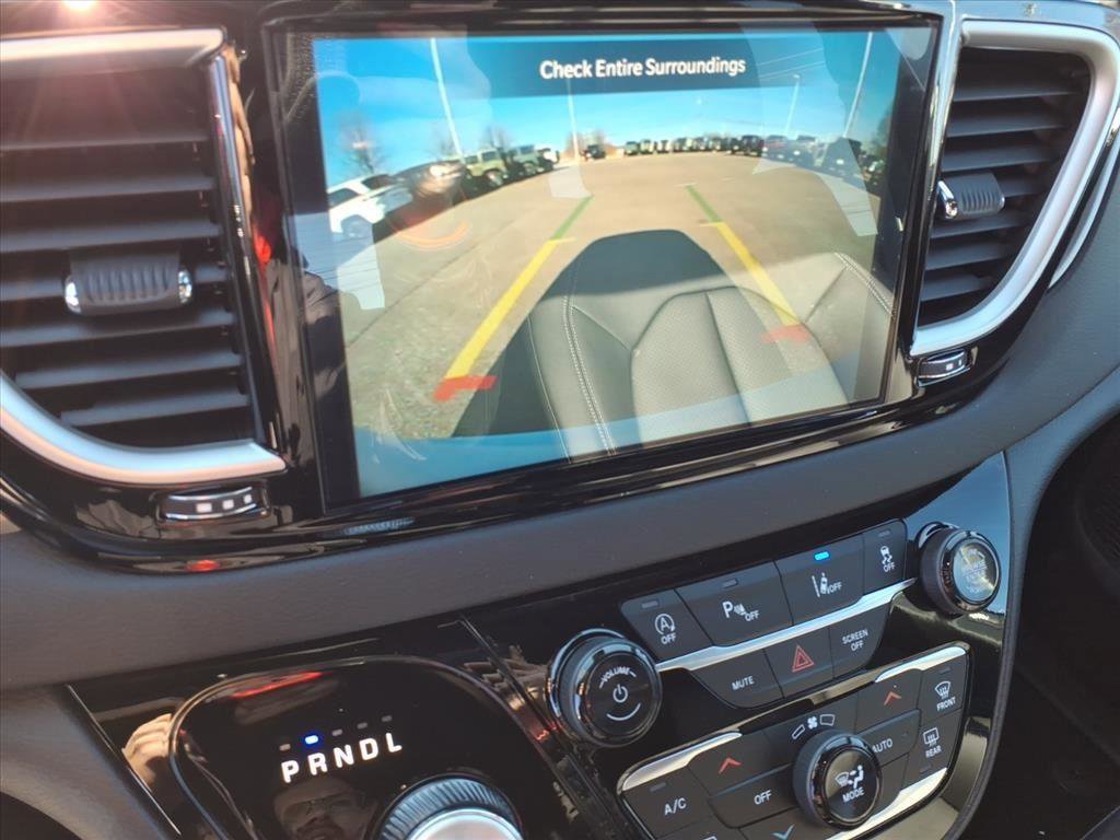 New 2026 Chrysler Voyager LX FWD image 17