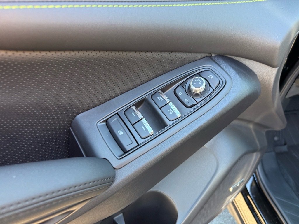 Used 2025 Subaru Ascent Bronze Edition image 9