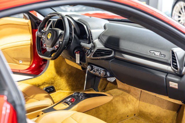 Used 2010 Ferrari 458 Italia Coupe RWD image 36