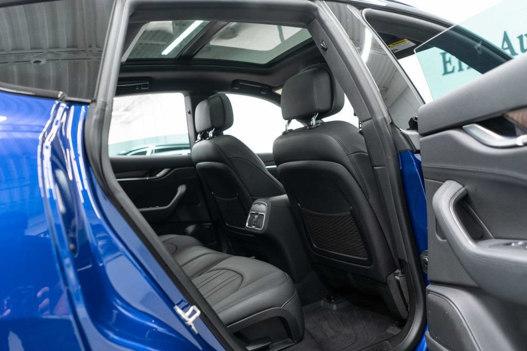 Used 2022 Maserati Levante GT AWD/4WD image 12