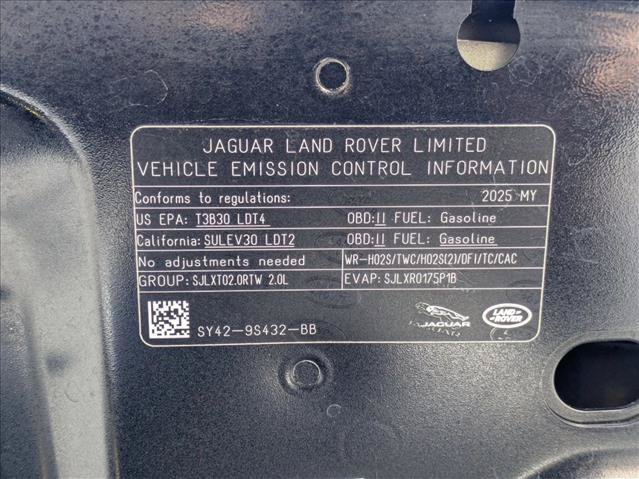 Certified 2025 Land Rover Discovery S AWD/4WD image 25