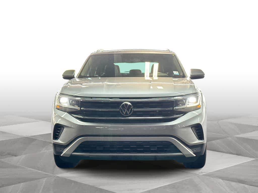 Certified 2023 Volkswagen Atlas Cross Sport SE w/ Panoramic Sunroof Package FWD image 3