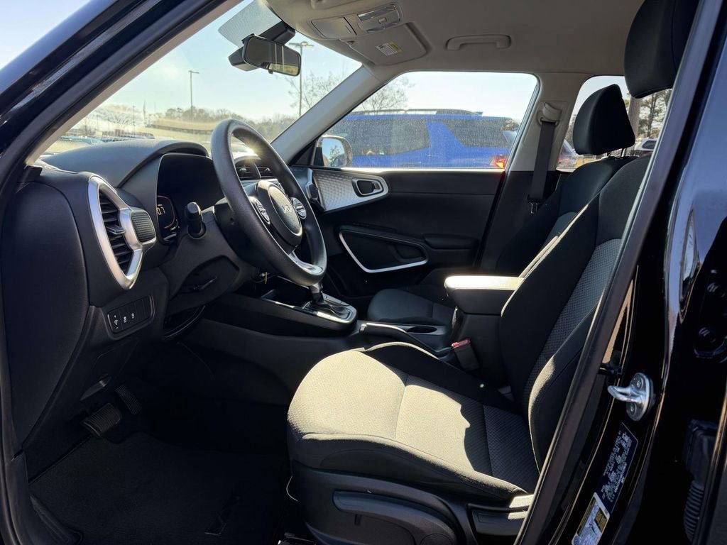 Used 2024 Kia Soul LX w/ Option Group 015 image 15