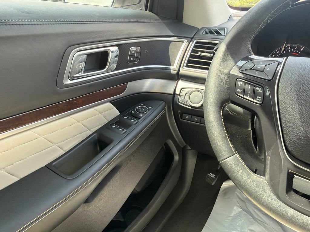 Used 2017 Ford Explorer Platinum AWD/4WD image 17