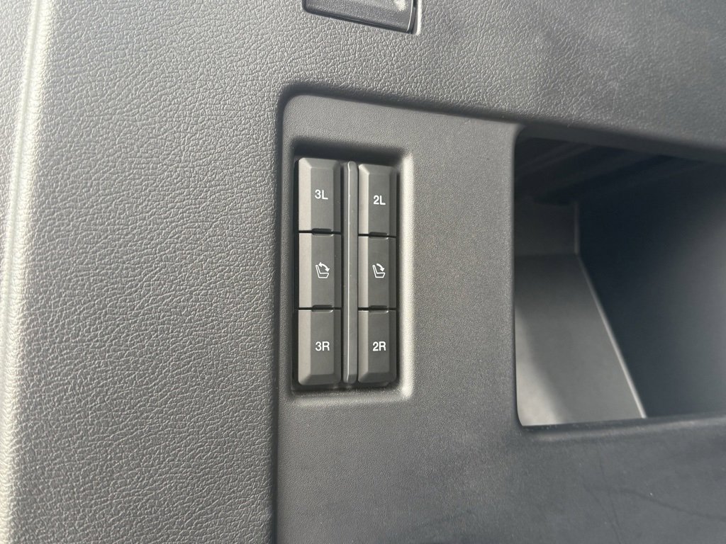 Used 2024 Ford Expedition XLT image 11