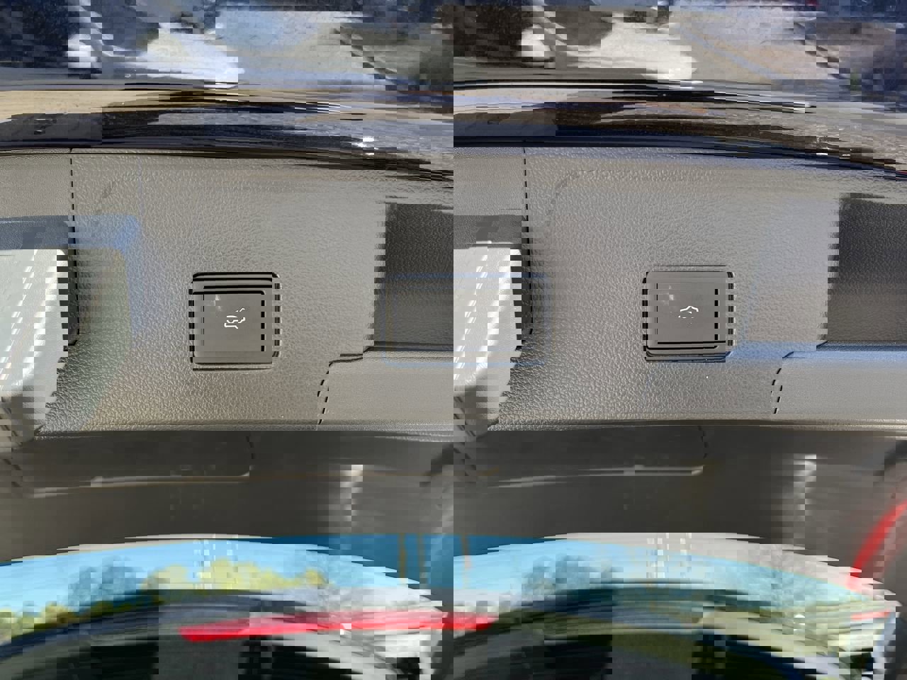 Used 2024 Volkswagen Atlas Cross Sport SEL image 34