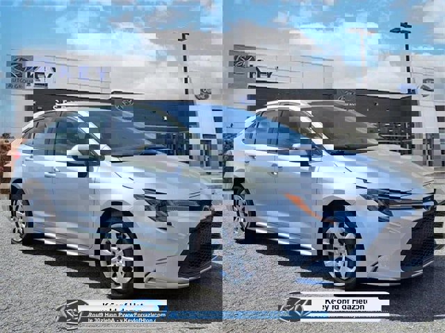 Used 2022 Toyota Corolla LE image 1