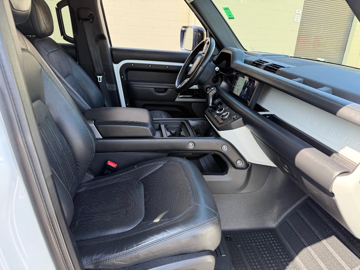 Used 2020 Land Rover Defender 110 HSE AWD/4WD image 18