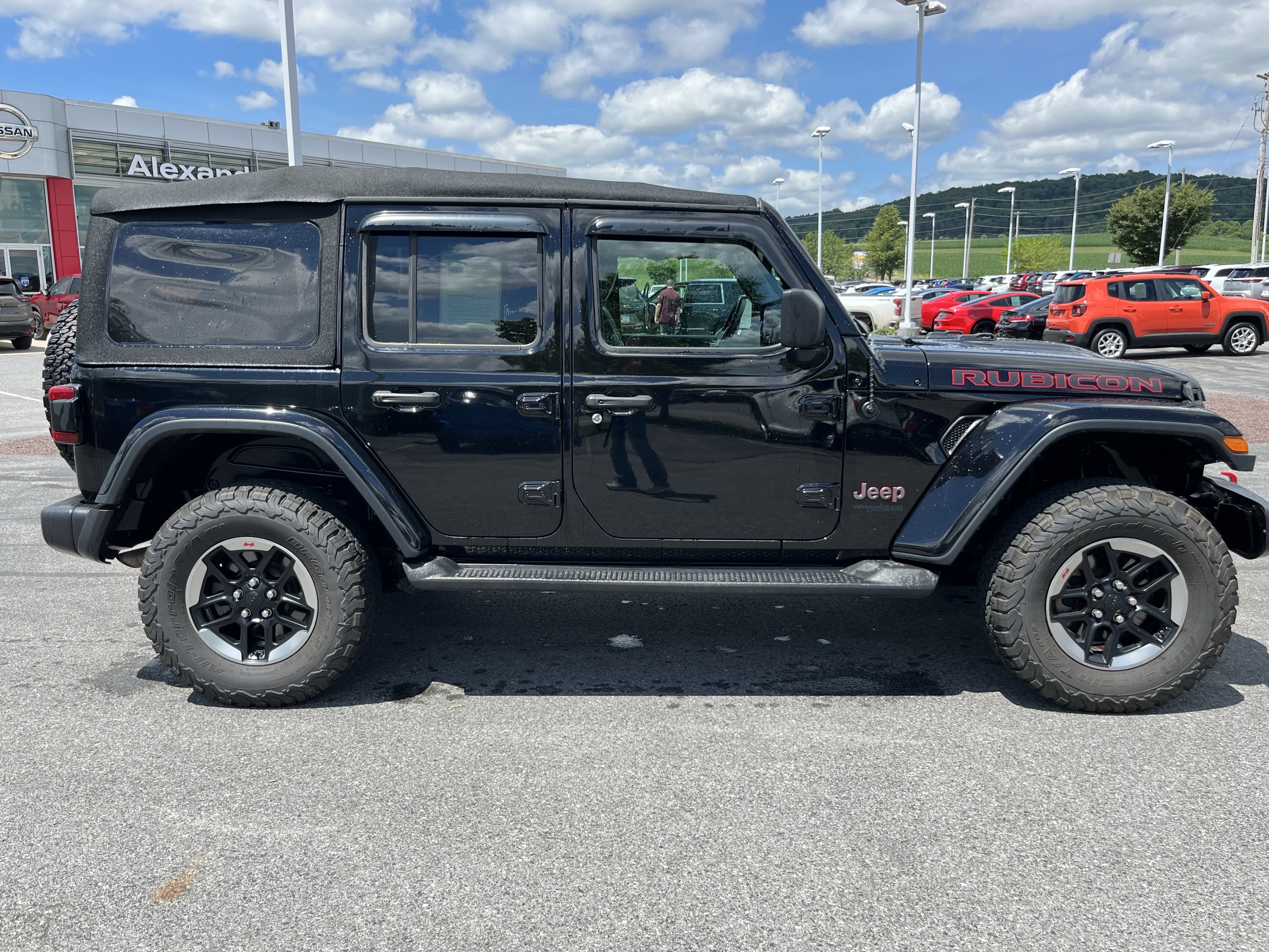 Used 2018 Jeep Wrangler Unlimited Rubicon AWD/4WD image 2