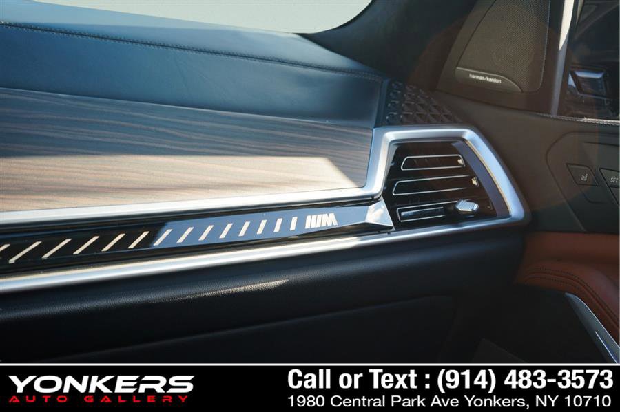 Used 2024 BMW X7 M60i w/ Executive Package image 33