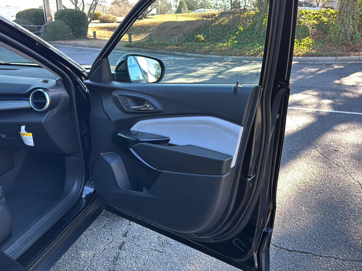 New 2026 Chevrolet Trax LT w/ Driver Confidence Package image 12