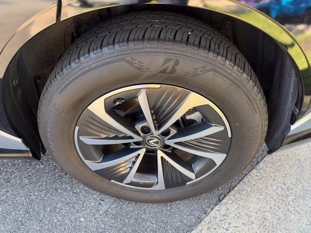 Used 2023 Lexus RZ 450e Premium w/ Technology Package AWD/4WD image 14