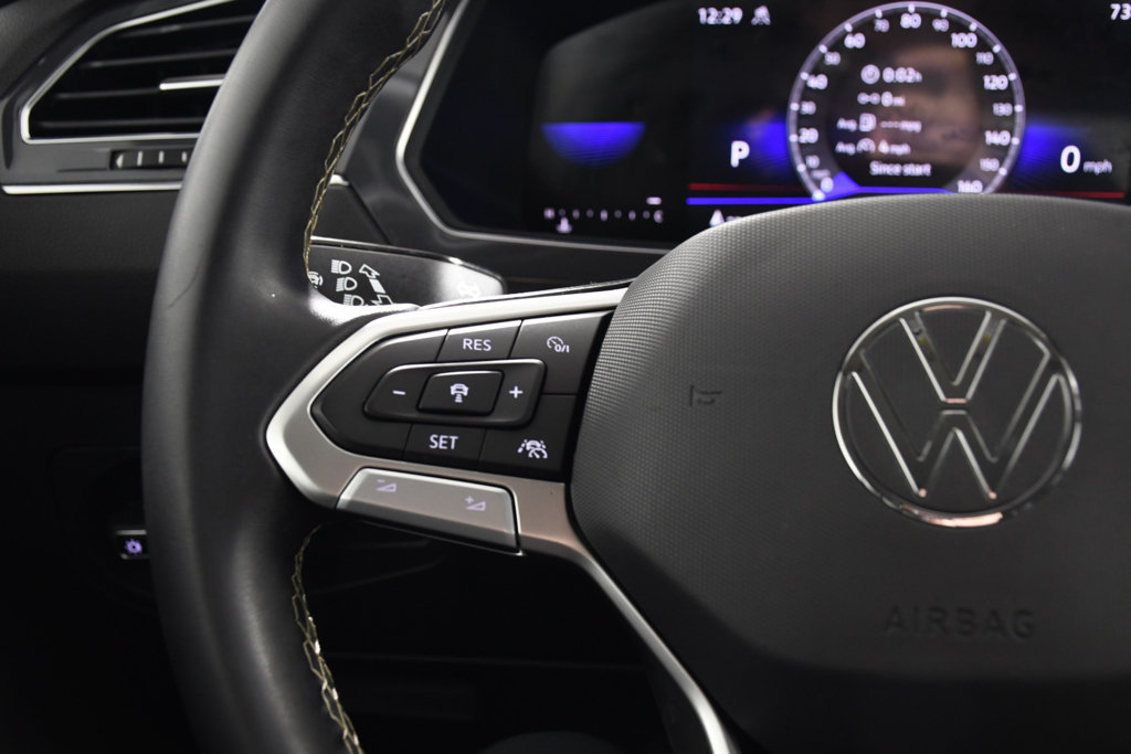 Used 2023 Volkswagen Tiguan SE AWD/4WD image 28