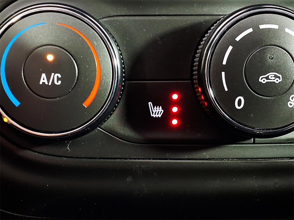 Used 2025 Chevrolet Trax LS w/ LS Convenience Package image 16