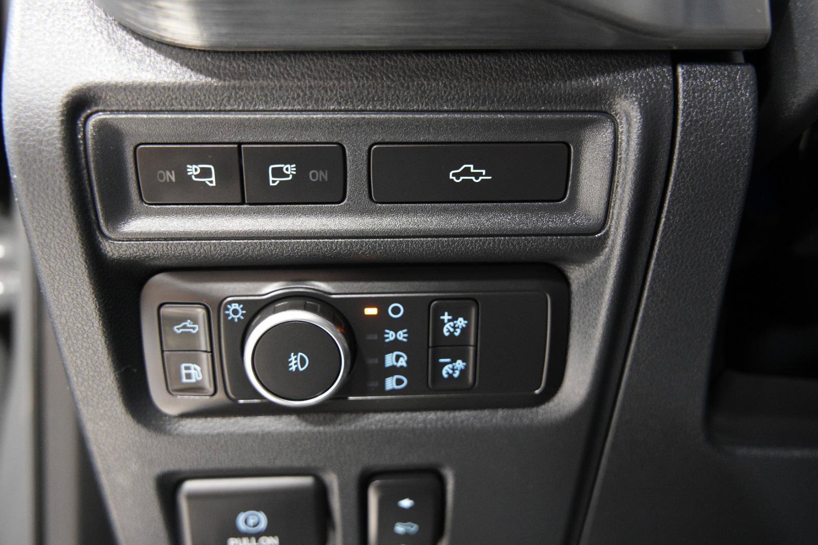 Used 2021 Ford F150 Lariat w/ Max Trailer Tow Package image 27