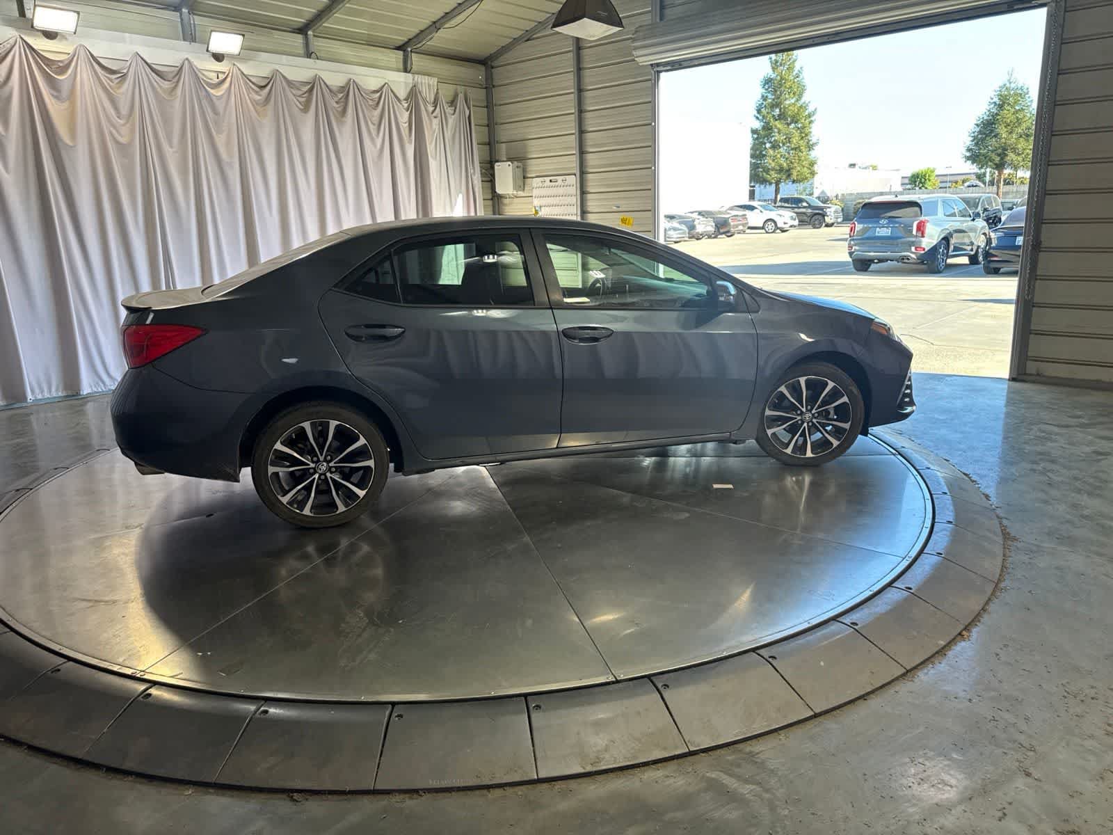 Used 2019 Toyota Corolla SE FWD image 4
