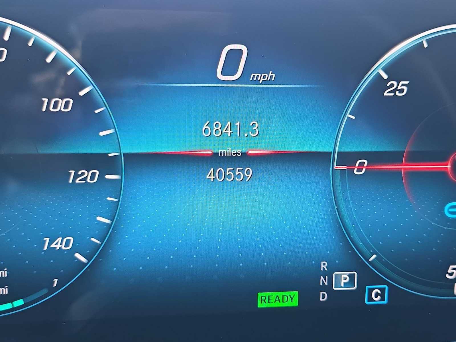 Used 2022 Mercedes-Benz EQB 300 4MATIC w/ Exclusive Package image 22