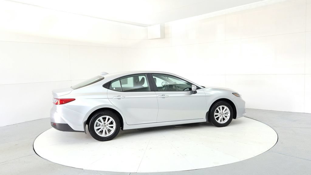 Used 2025 Toyota Camry LE AWD/4WD image 6