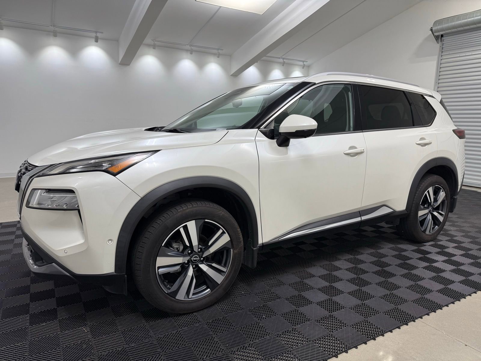 Used 2022 Nissan Rogue SL w/ SL Premium Package AWD/4WD image 3