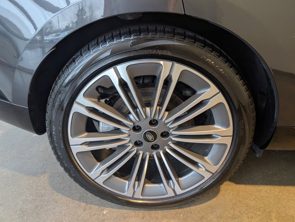 Used 2024 Land Rover Range Rover Long Wheelbase SE image 8