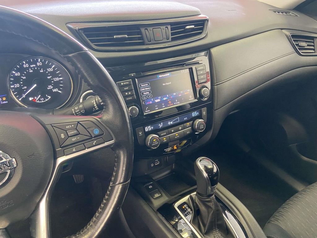 Used 2019 Nissan Rogue SV w/ Premium Package image 21