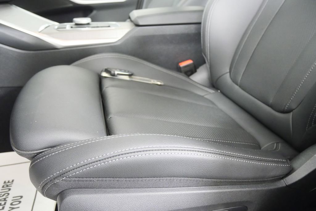 Certified 2025 BMW 330i Sedan w/ Premium Package RWD image 9