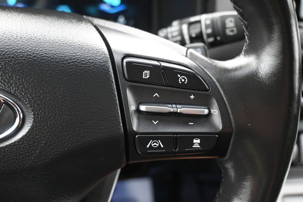 Used 2023 Hyundai Kona Limited FWD image 19