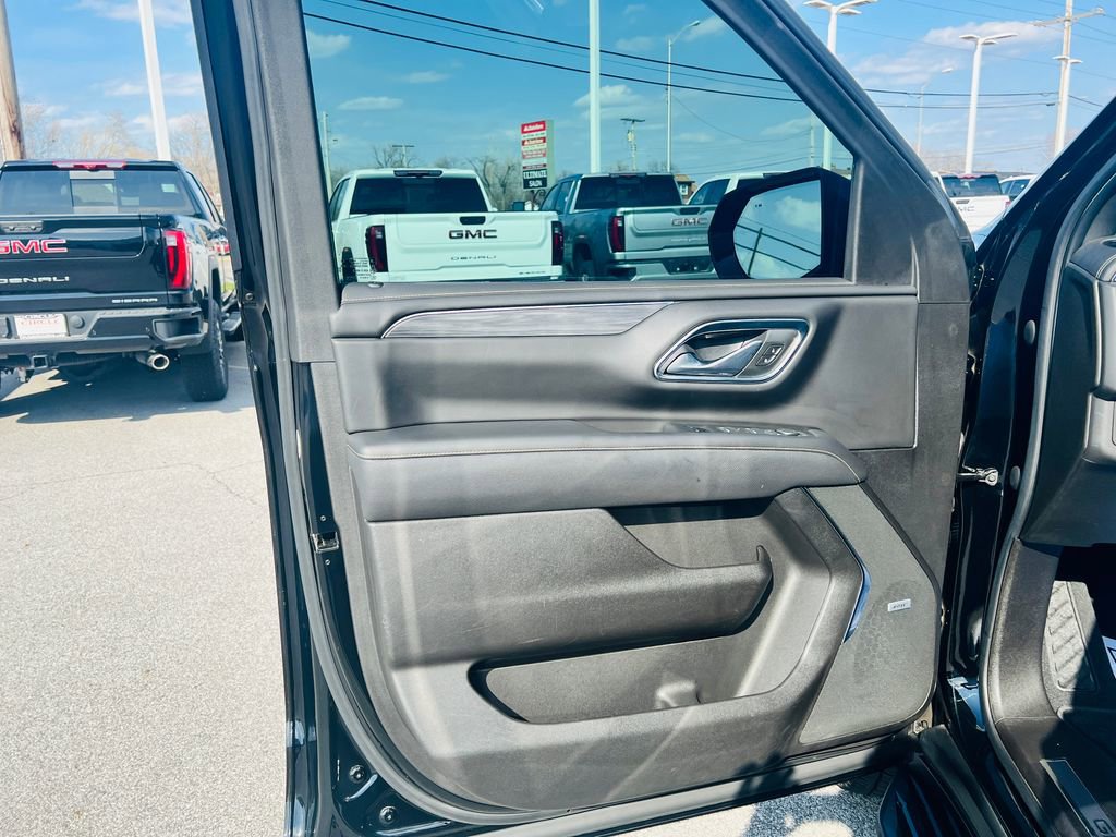 Used 2021 GMC Yukon SLT w/ SLT Premium Package image 15