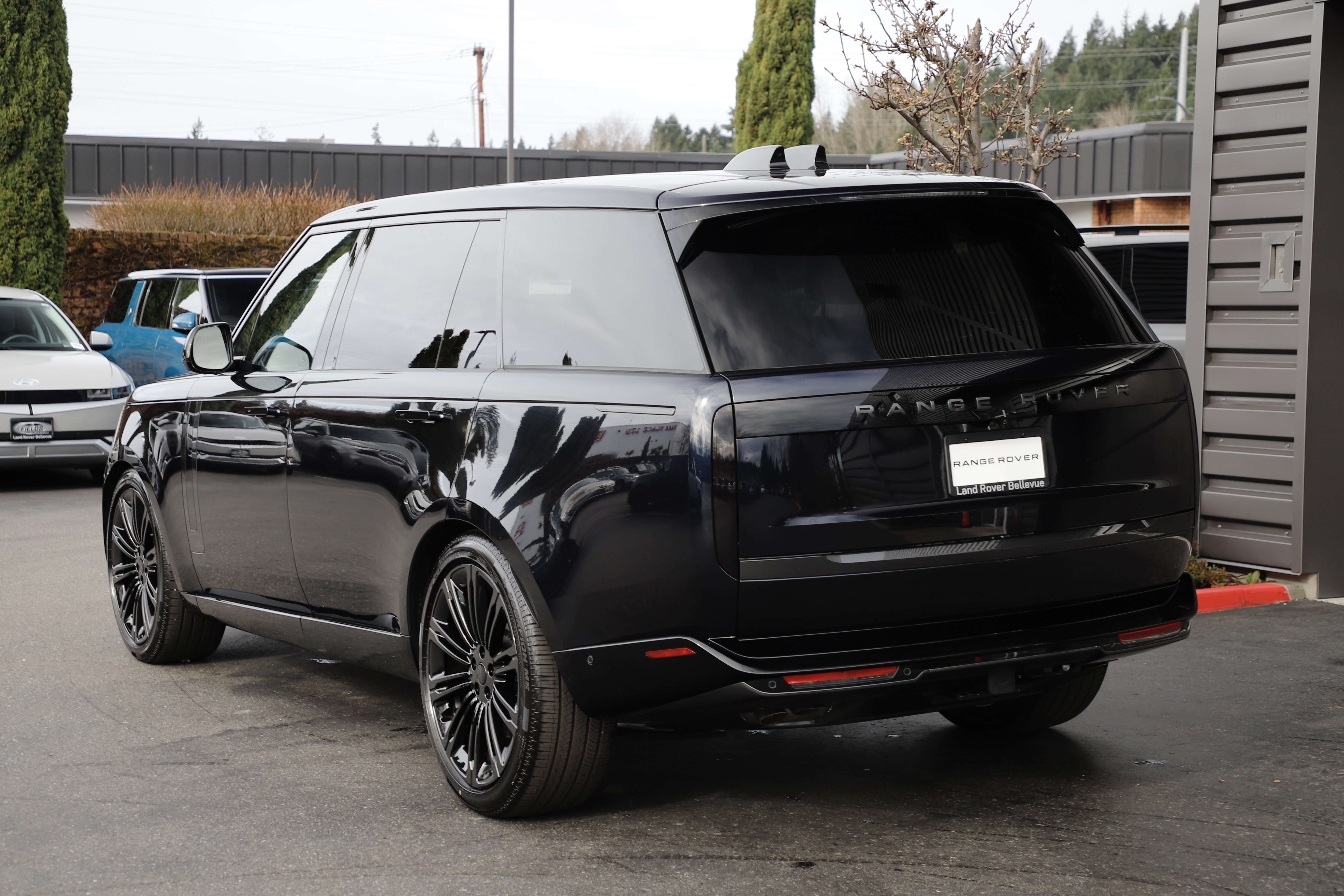 New 2026 Land Rover Range Rover Long Wheelbase SE AWD/4WD image 8