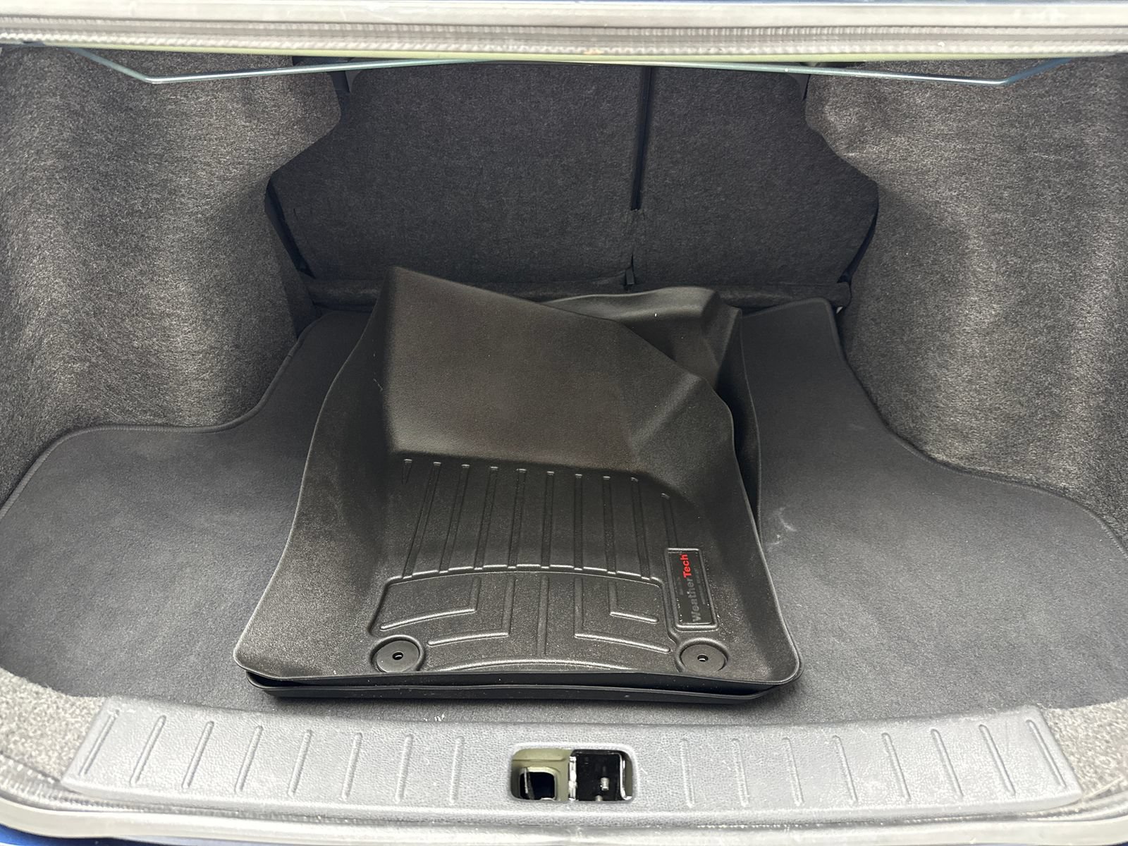 Used 2014 Nissan Versa SV FWD image 41