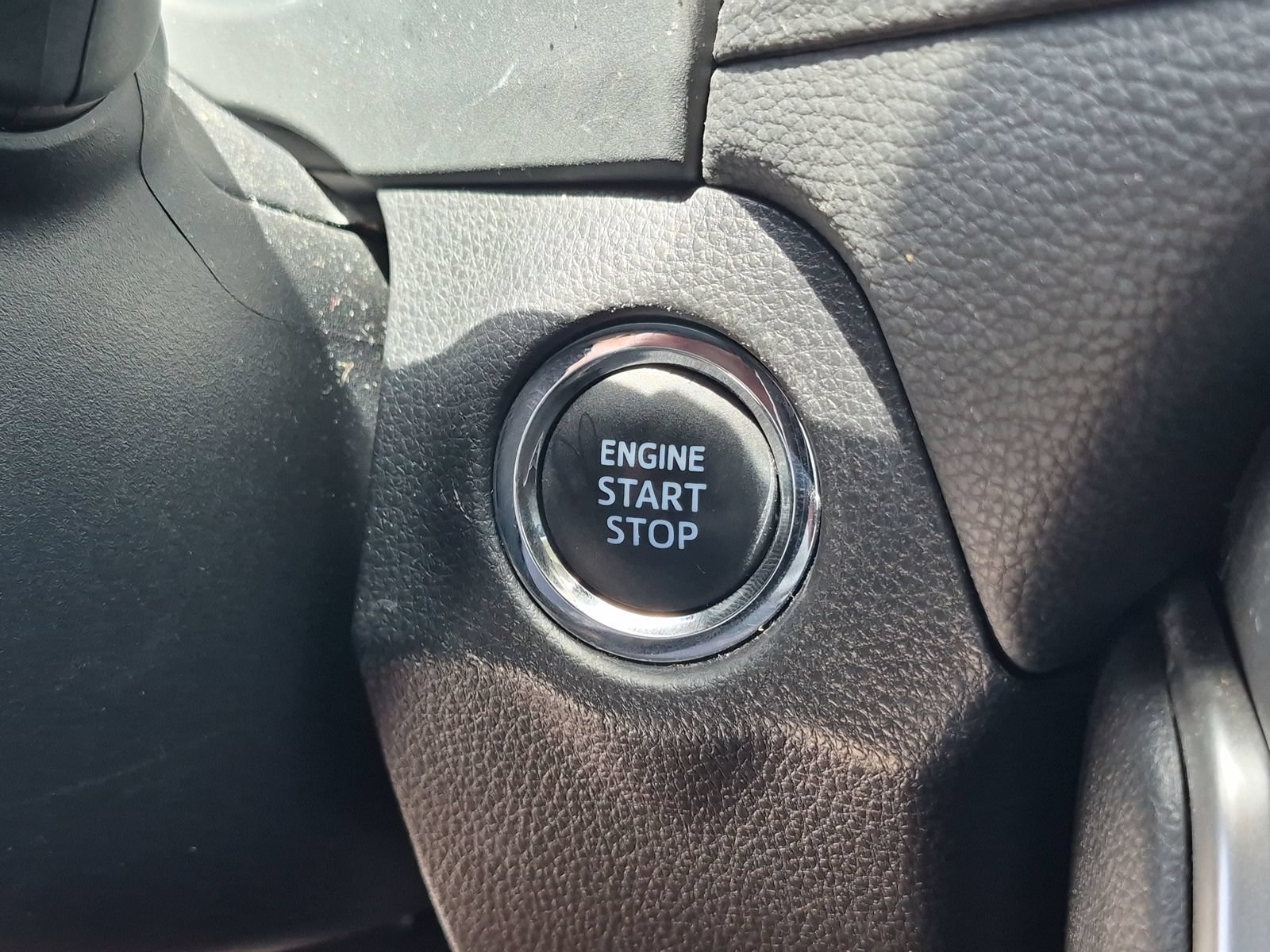Used 2019 Toyota RAV4 XLE Premium FWD image 25