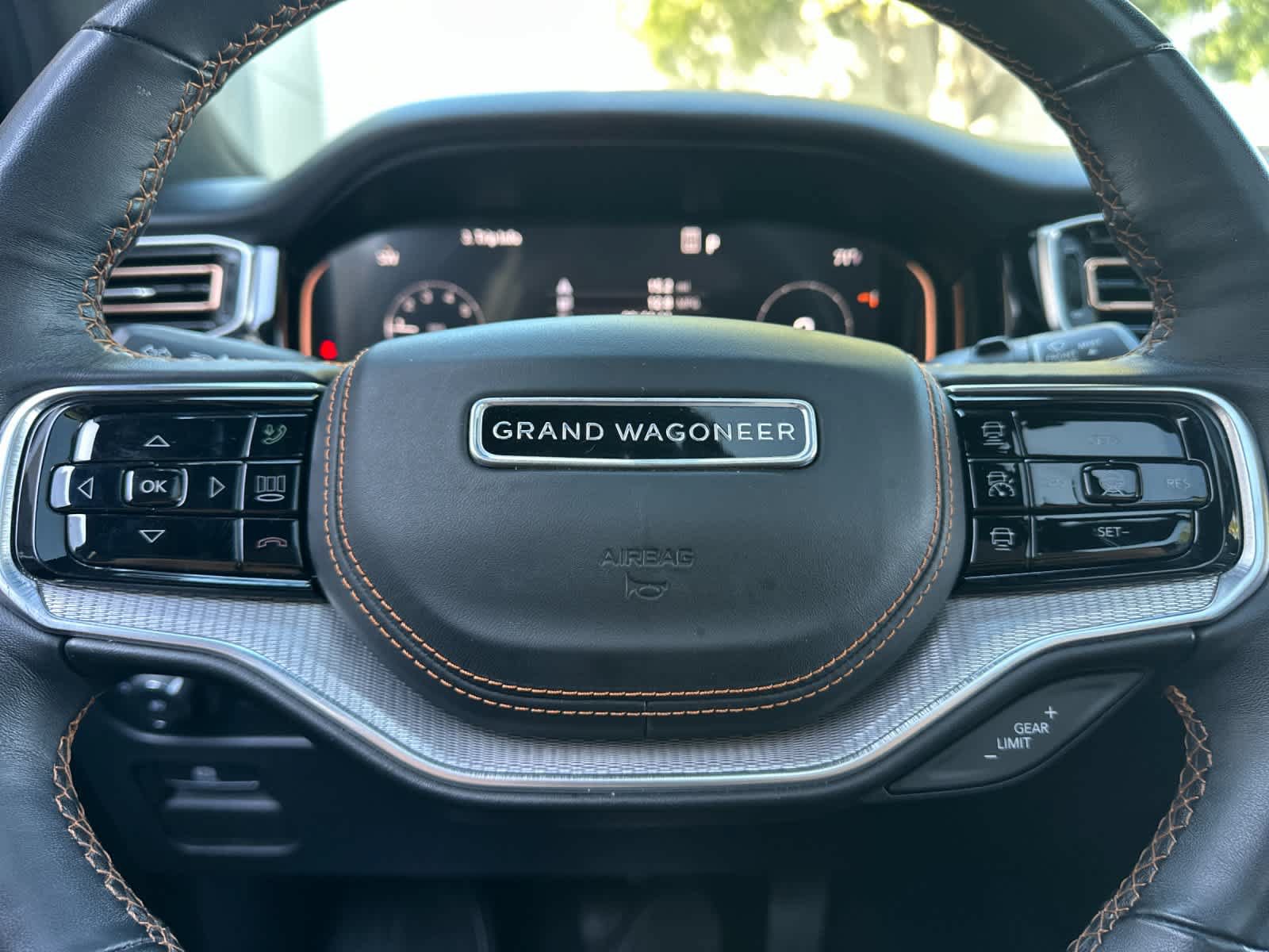 Used 2023 Jeep Grand Wagoneer L Series III w/ Rear Seat Video Group 1 AWD/4WD image 23