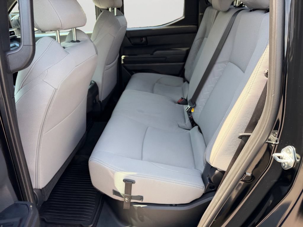 Certified 2025 Toyota Tacoma SR5 AWD/4WD image 15