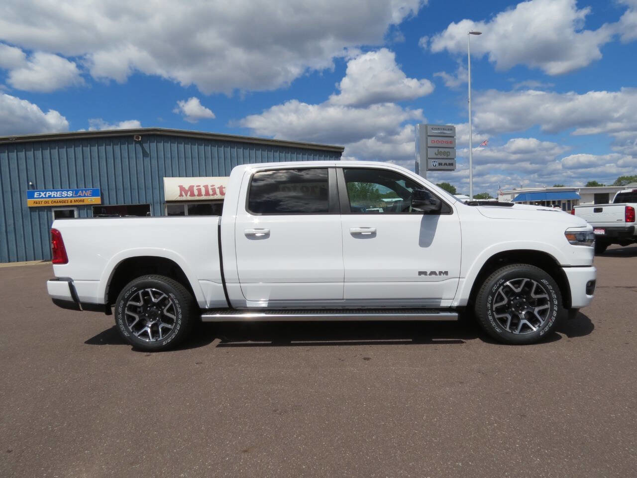 Used 2025 RAM 1500 Laramie w/ Sport Appearance Package AWD/4WD image 1